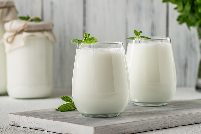 Kefir-Lassi – Indisches Joghurtgetränk mit Gewürzen